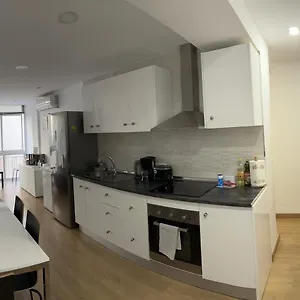 https://manrique-rooms.hotelsinnerja.org
